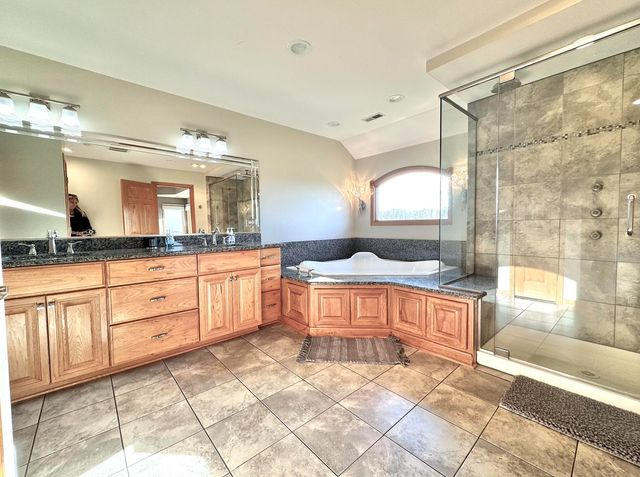 17826 S County Line Road, Hebron, IN 46341