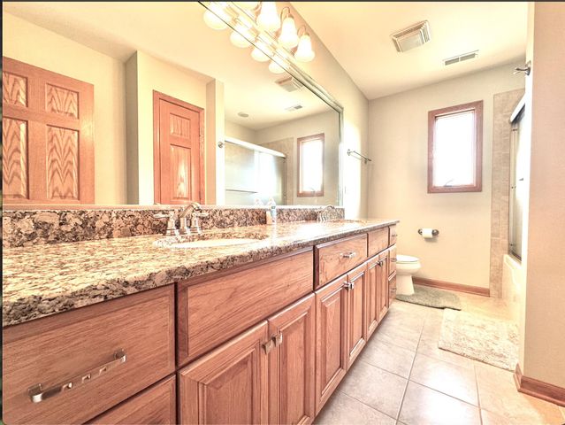 17826 S County Line Road, Hebron, IN 46341