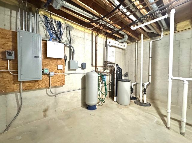 17826 S County Line Road, Hebron, IN 46341