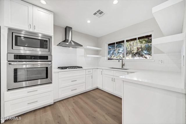 641 W LINGER Lane, Phoenix, AZ 85021