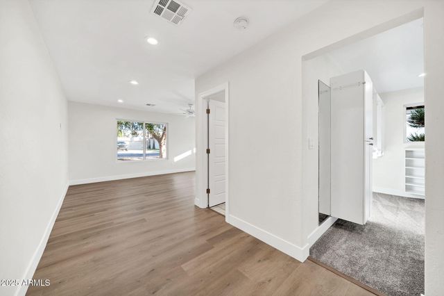 641 W LINGER Lane, Phoenix, AZ 85021