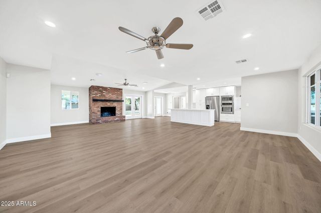 641 W LINGER Lane, Phoenix, AZ 85021