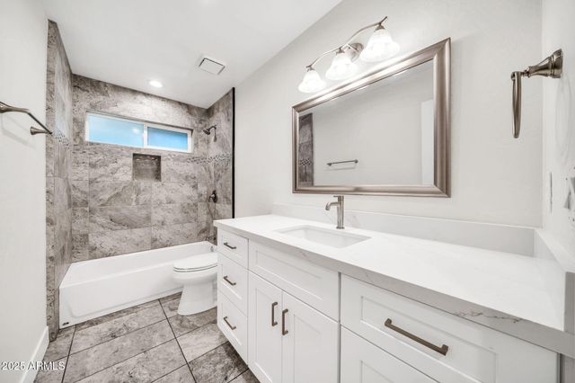 641 W LINGER Lane, Phoenix, AZ 85021