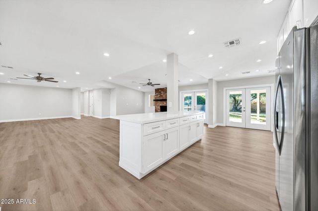 641 W LINGER Lane, Phoenix, AZ 85021