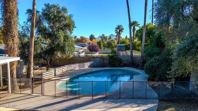 641 W LINGER Lane, Phoenix, AZ 85021