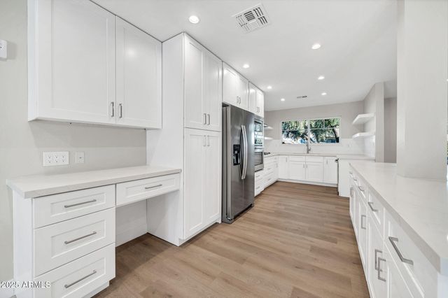 641 W LINGER Lane, Phoenix, AZ 85021