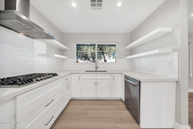 641 W LINGER Lane, Phoenix, AZ 85021