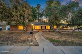 641 W LINGER Lane, Phoenix, AZ 85021