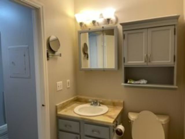 804 Apple Dr, Nashville, TN 37211