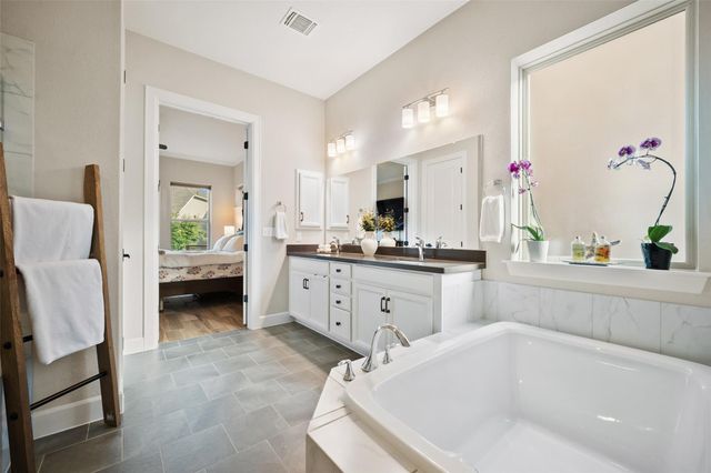 5820 Harper Park DR 66, Austin, TX 78735