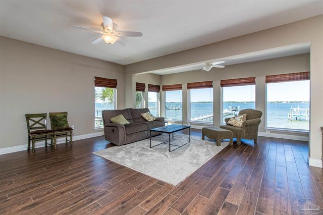 1440 Homeport Dr, Navarre Beach, FL 32566
