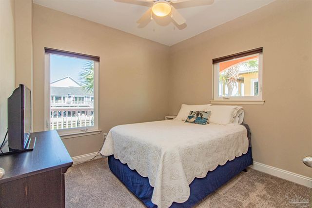 1440 Homeport Dr, Navarre Beach, FL 32566