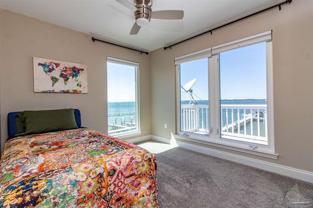 1440 Homeport Dr, Navarre Beach, FL 32566