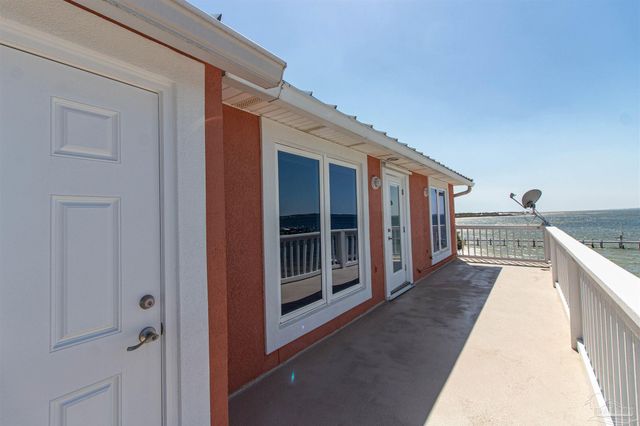 1440 Homeport Dr, Navarre Beach, FL 32566