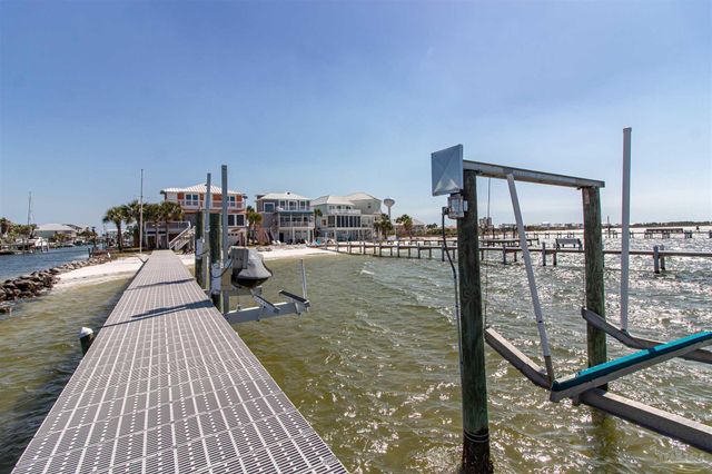 1440 Homeport Dr, Navarre Beach, FL 32566