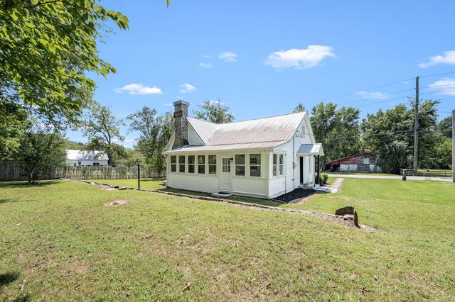 112 Re Davenport Ave, Auburntown, TN 37016