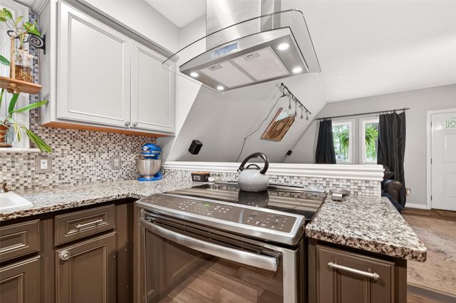 27206 Springwood Drive, Magnolia, TX 77354