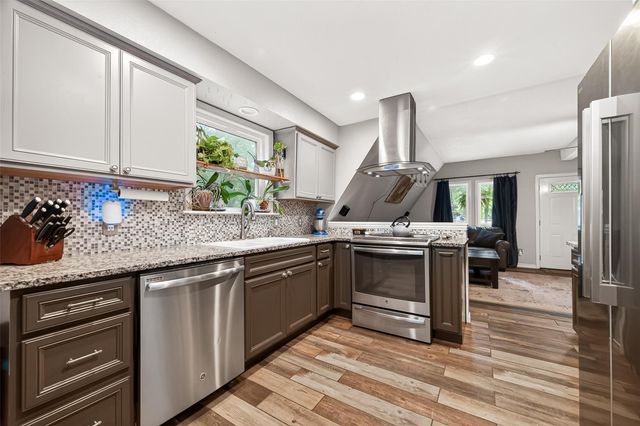 27206 Springwood Drive, Magnolia, TX 77354