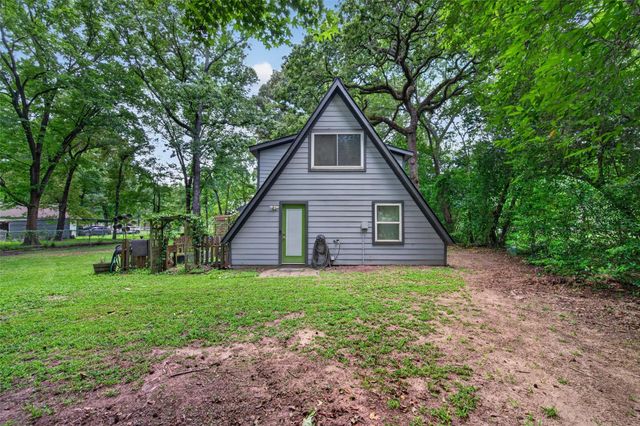 27206 Springwood Drive, Magnolia, TX 77354