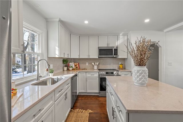 47 Bretton Woods Drive, Cranston, RI 02920