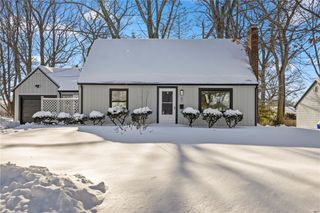 47 Bretton Woods Drive, Cranston, RI 02920