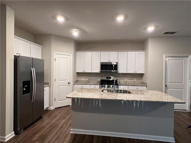 2008 Nuthatch Drive, Hoschton, GA 30548