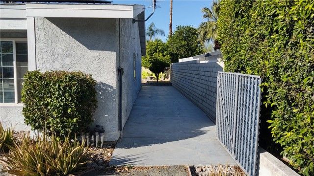826 Arroyo Vista Drive, Palm Springs, CA 92264