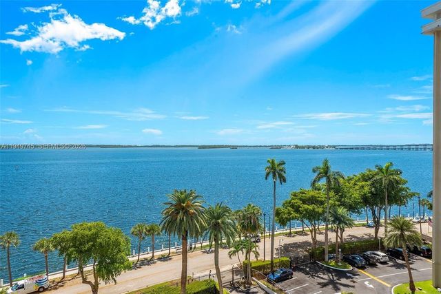 1408 Brickell Bay Dr 807, Miami, FL 33131