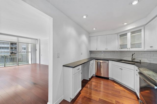 1408 Brickell Bay Dr 807, Miami, FL 33131