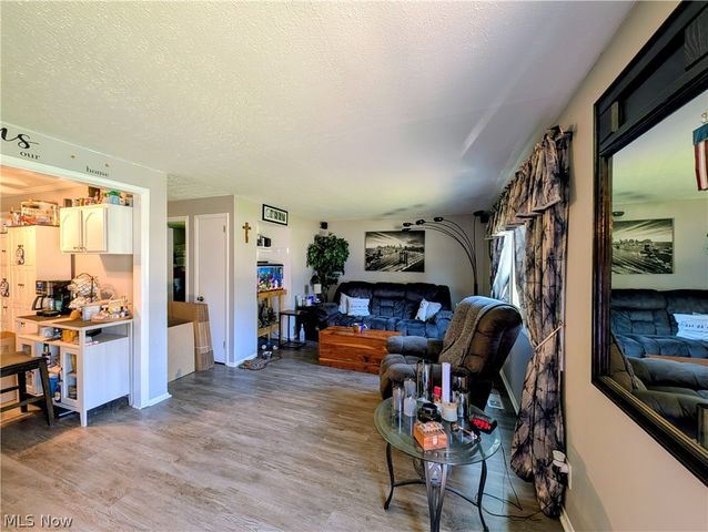 4885 Robinwood Drive, Mentor, OH 44060