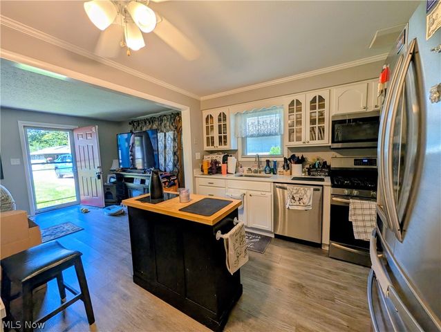 4885 Robinwood Drive, Mentor, OH 44060