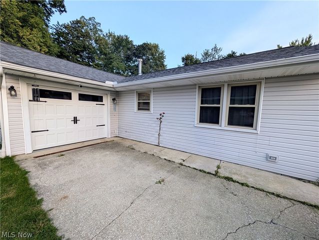 4885 Robinwood Drive, Mentor, OH 44060