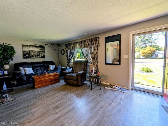 4885 Robinwood Drive, Mentor, OH 44060
