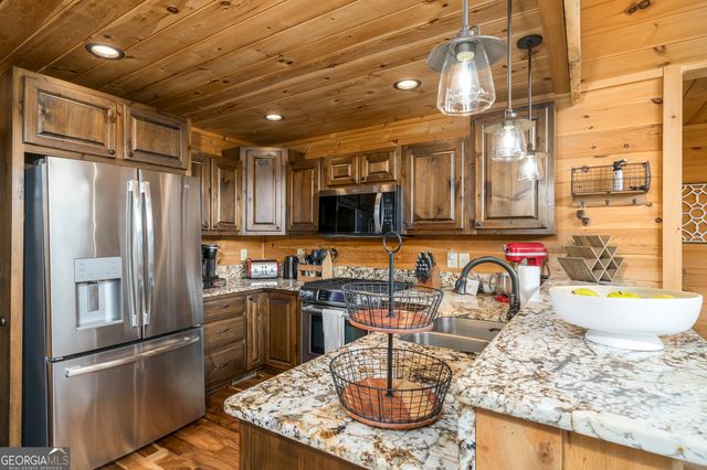 411 Ridge Trail, Blue Ridge, GA 30513