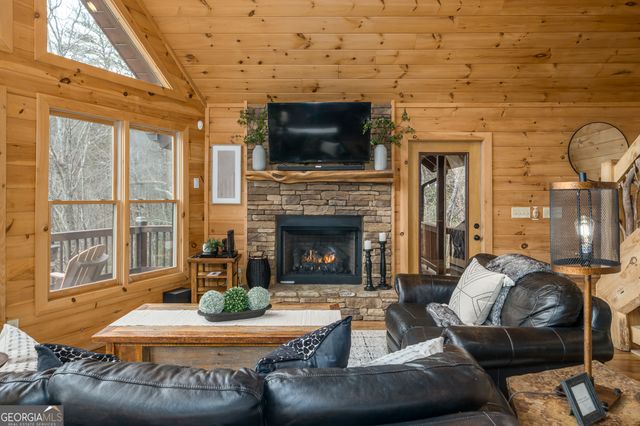 411 Ridge Trail, Blue Ridge, GA 30513