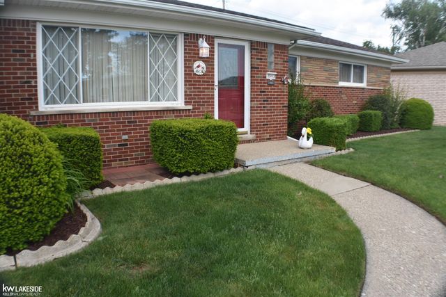 23113 S Rosedale Court, Saint Clair Shores, MI 48080