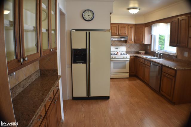 23113 S Rosedale Court, Saint Clair Shores, MI 48080