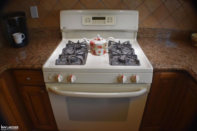 23113 S Rosedale Court, Saint Clair Shores, MI 48080