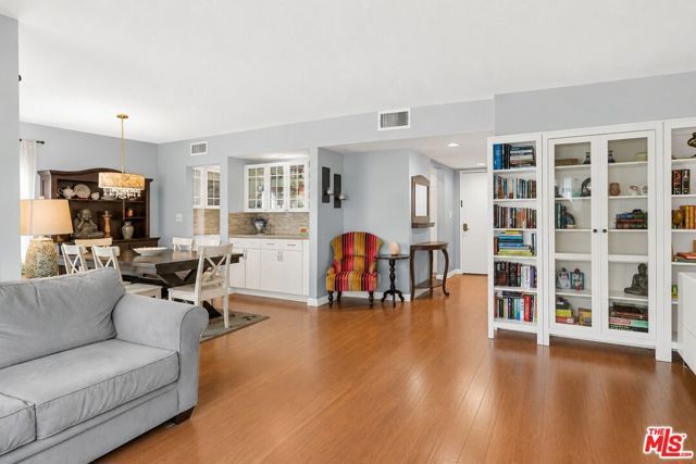 441 E San Jose Avenue 209, Burbank, CA 91501