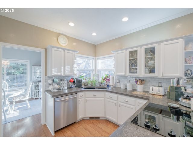 925 Scepter Ct Ne, Salem, OR 97301