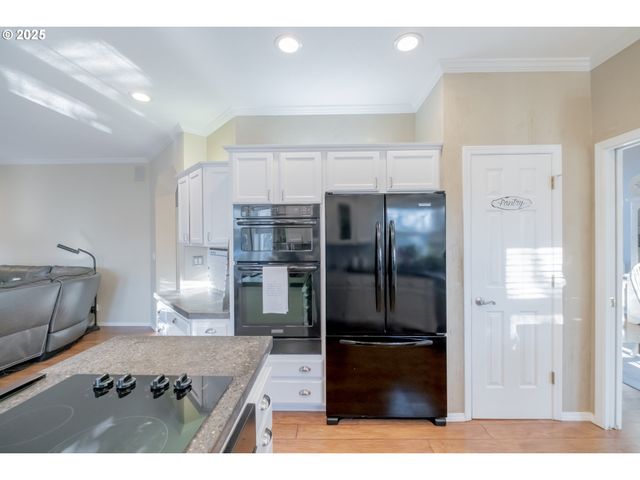 925 Scepter Ct Ne, Salem, OR 97301