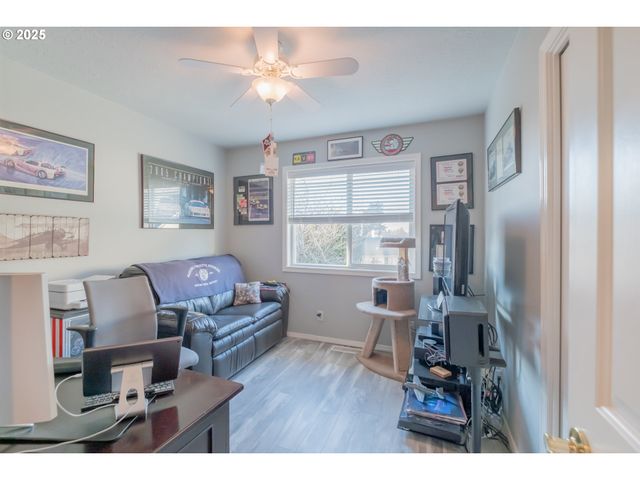 925 Scepter Ct Ne, Salem, OR 97301