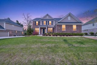 2942 Montgomery Circle, Walled Lake, MI 48390
