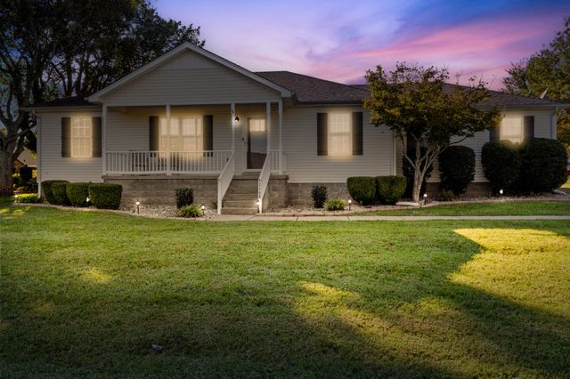 1168 Gardendale Dr, Murfreesboro, TN 37130