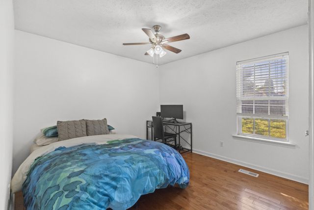 1168 Gardendale Dr, Murfreesboro, TN 37130