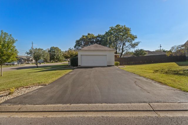 1168 Gardendale Dr, Murfreesboro, TN 37130