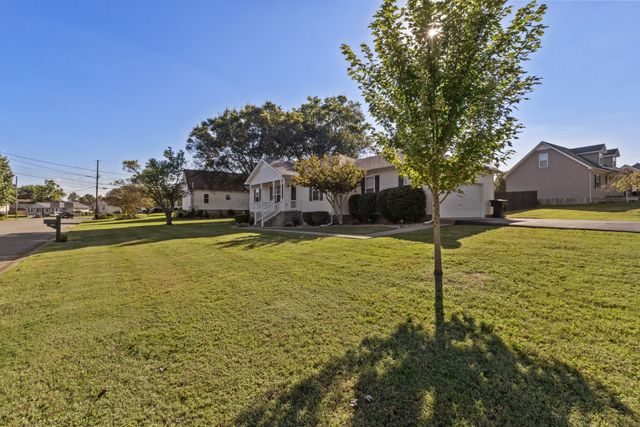 1168 Gardendale Dr, Murfreesboro, TN 37130