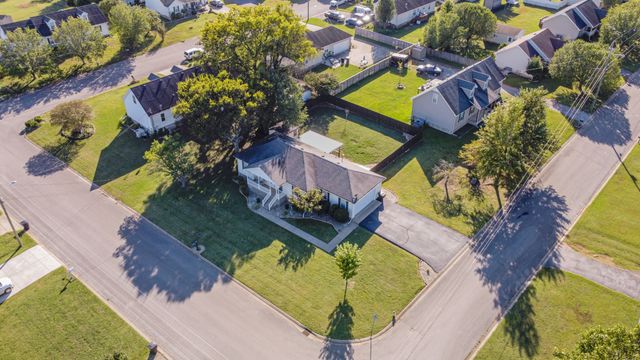 1168 Gardendale Dr, Murfreesboro, TN 37130