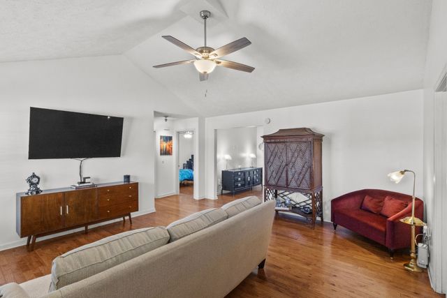 1168 Gardendale Dr, Murfreesboro, TN 37130