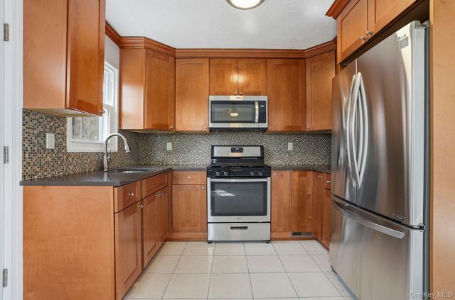 71 Glen Road, Yonkers, NY 10704